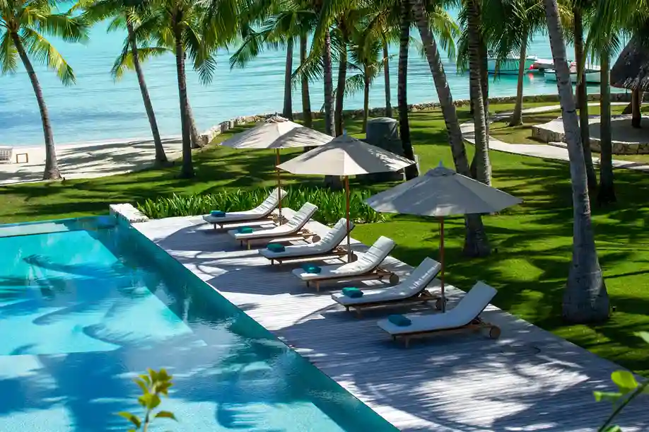 Noam Bora Bora Resort-1